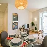 Stylish Apartment Near Av. Liberdade